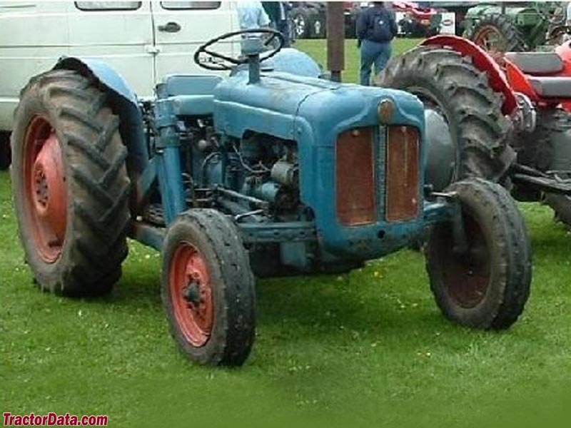 Traktor Fordson Dexta (957 E)