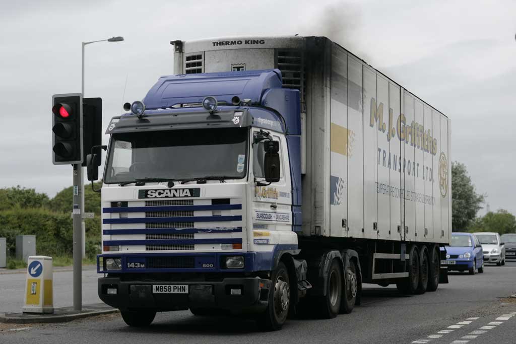Truck Scania 143M