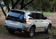Mitsubishi PAJERO SPORT 2.5 TD GLS