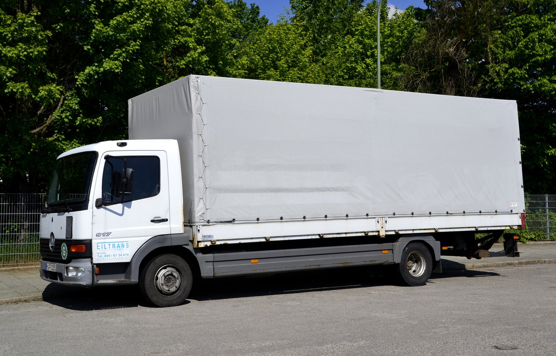 Truck Mercedes Benz 917-37/420