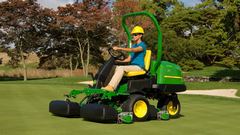 John Deere 2500E Hybrid