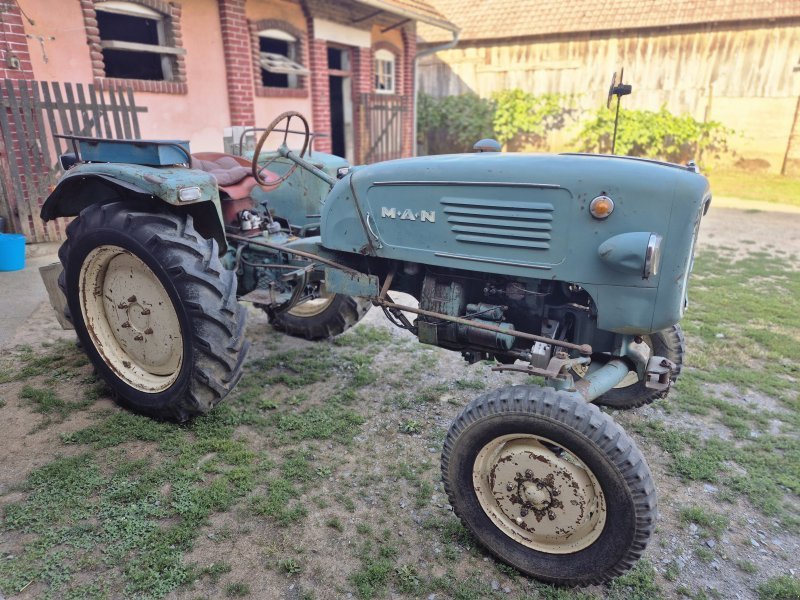 Traktor MAN 2L2