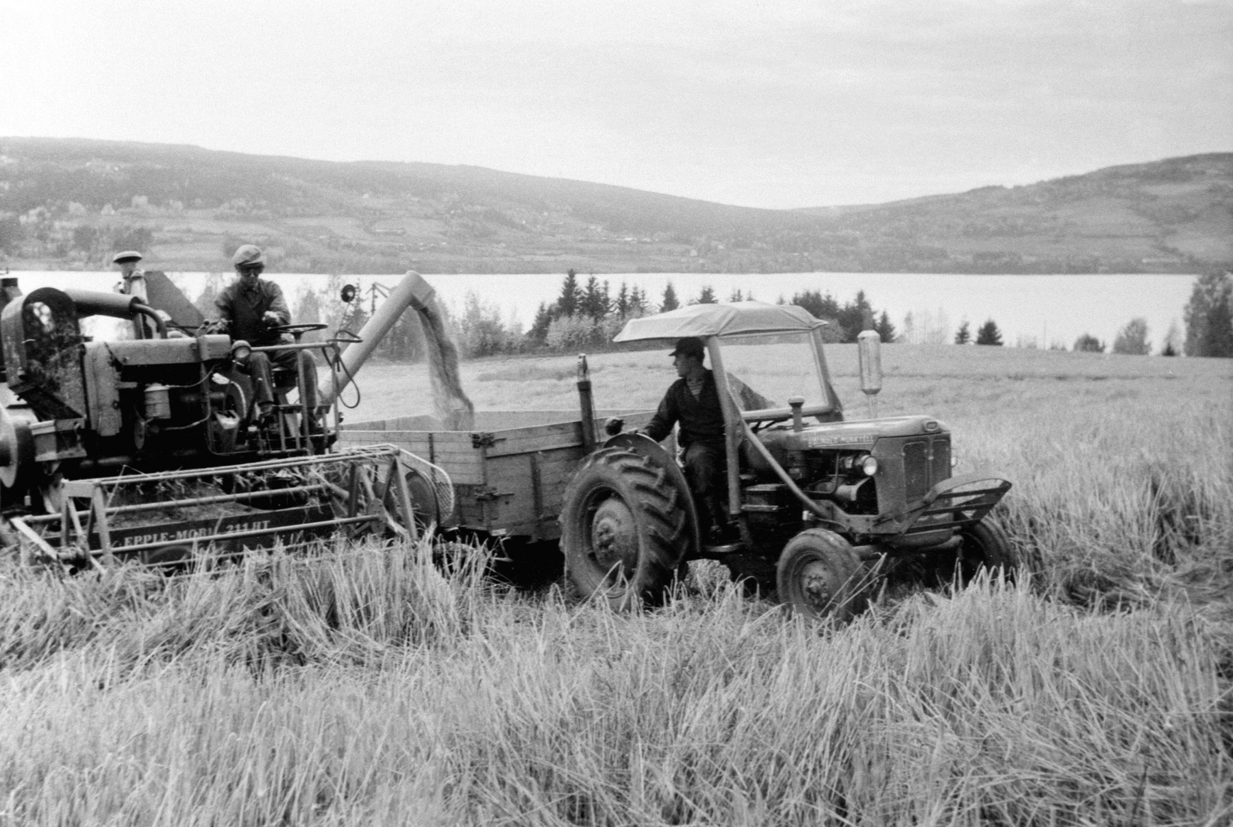 Tractor Volvo Buster 320