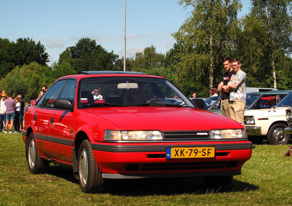 Samochód dostawczy Mazda 626 HATCHBACK 2.0 D VAN