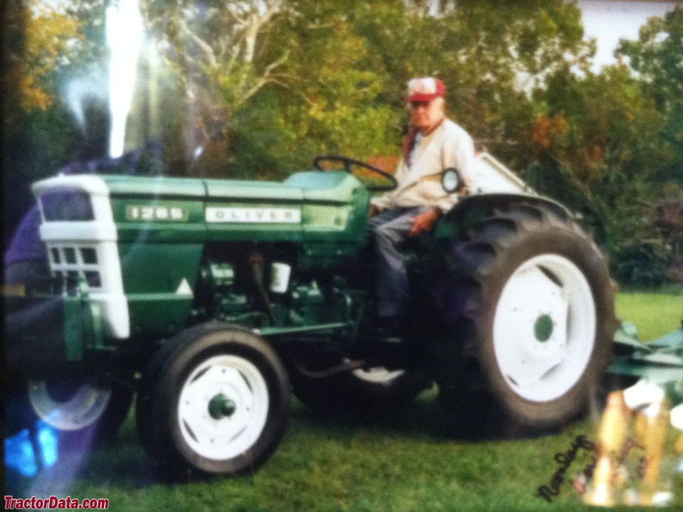Tractor Oliver 1265