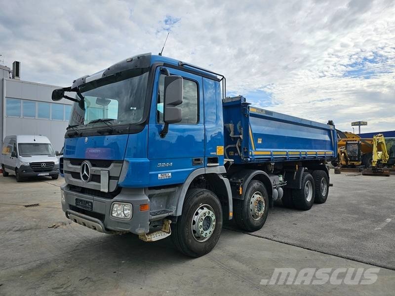 Mercedes Benz EACTROS 300