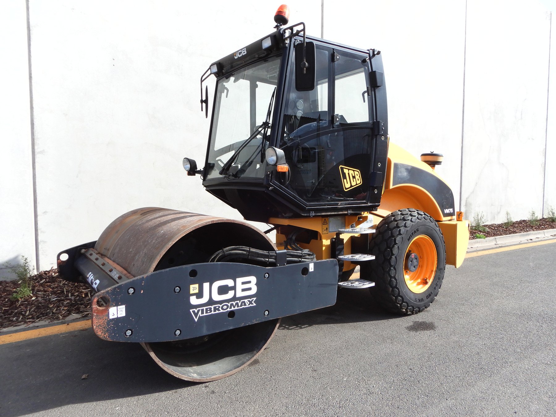 JCB VM75PD