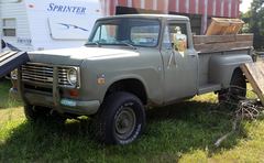 International 200 EIGHT P.U.