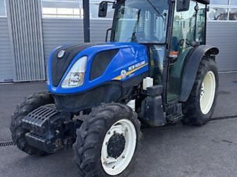 Tractor New Holland T4.90V