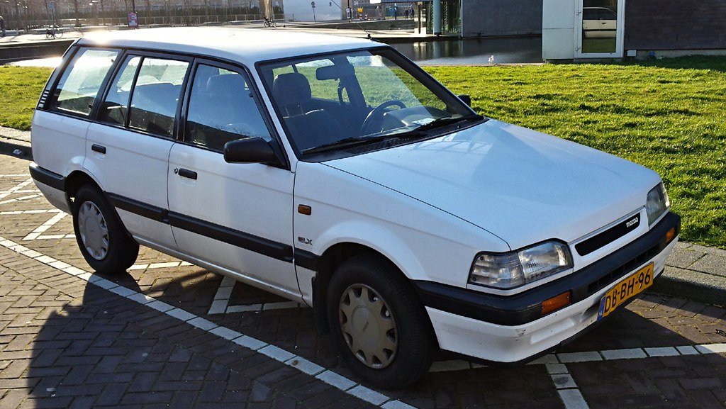 Van Mazda 323 1.6I VAN