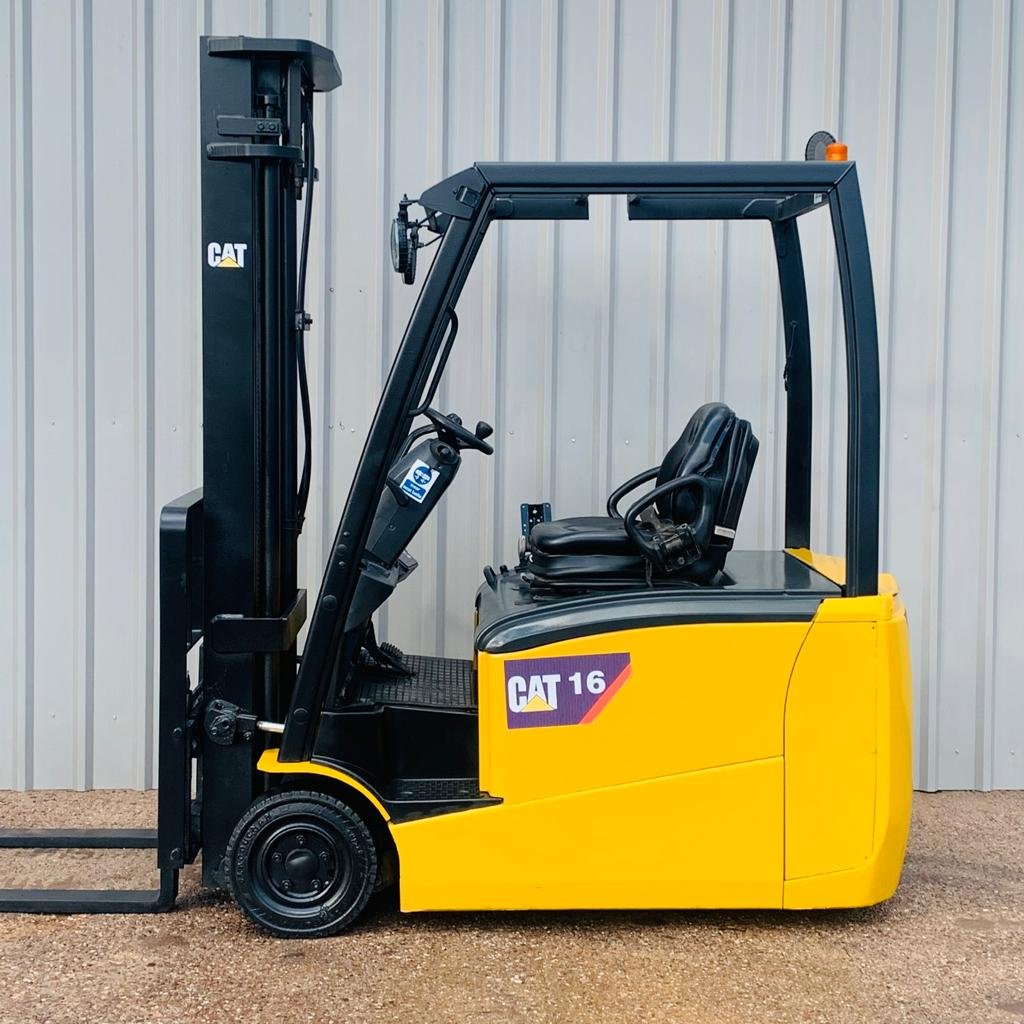 Electric forklifts CAT Lift Trucks EP-16-NT