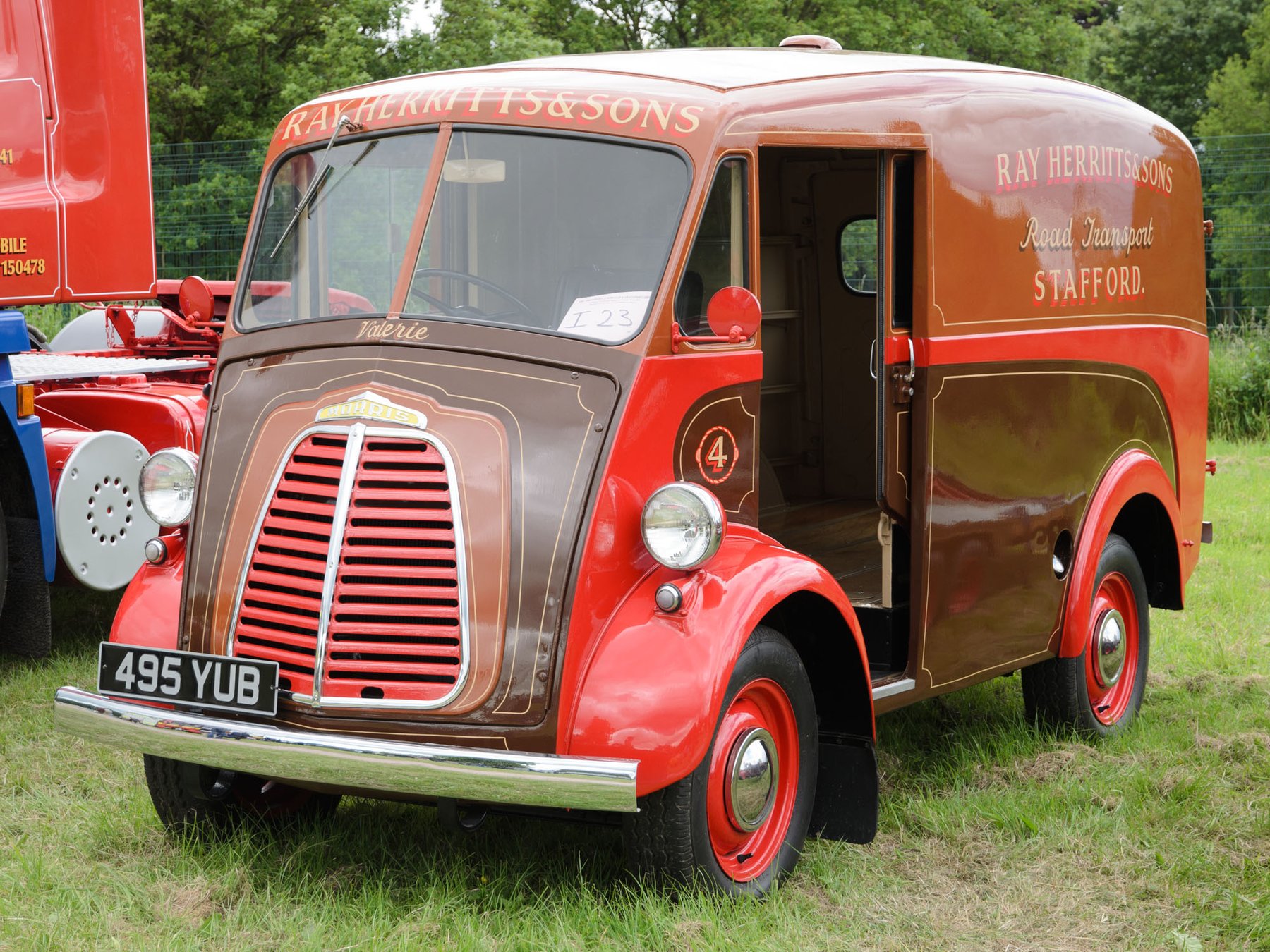 Van Morris 1/4 TON VAN