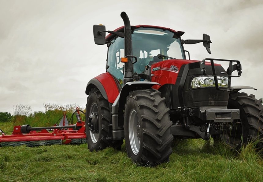 Tractor Case IH Farmall 120U