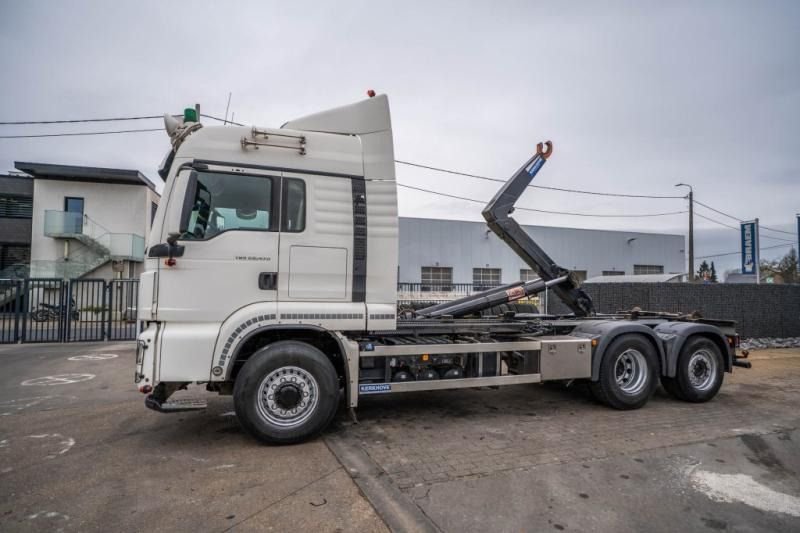 Truck MAN 26.440 6X6H BL EEV