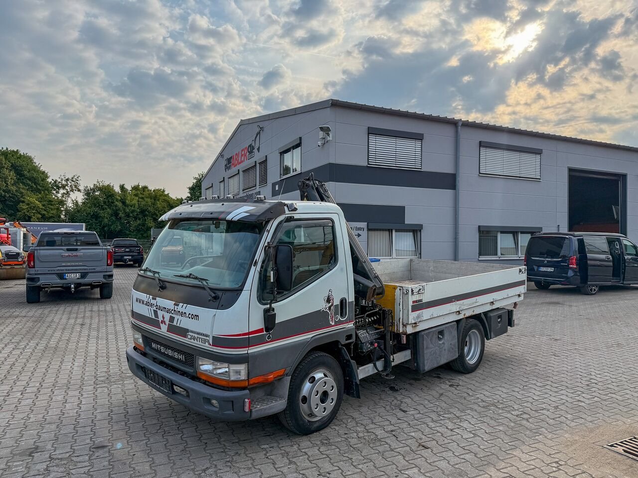 Truck Mitsubishi CANTER-FE444F