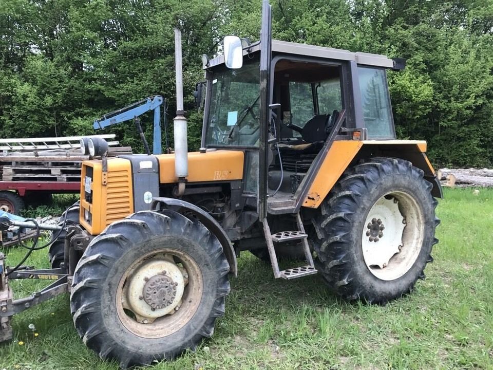 Tractor Renault 68-12 RS