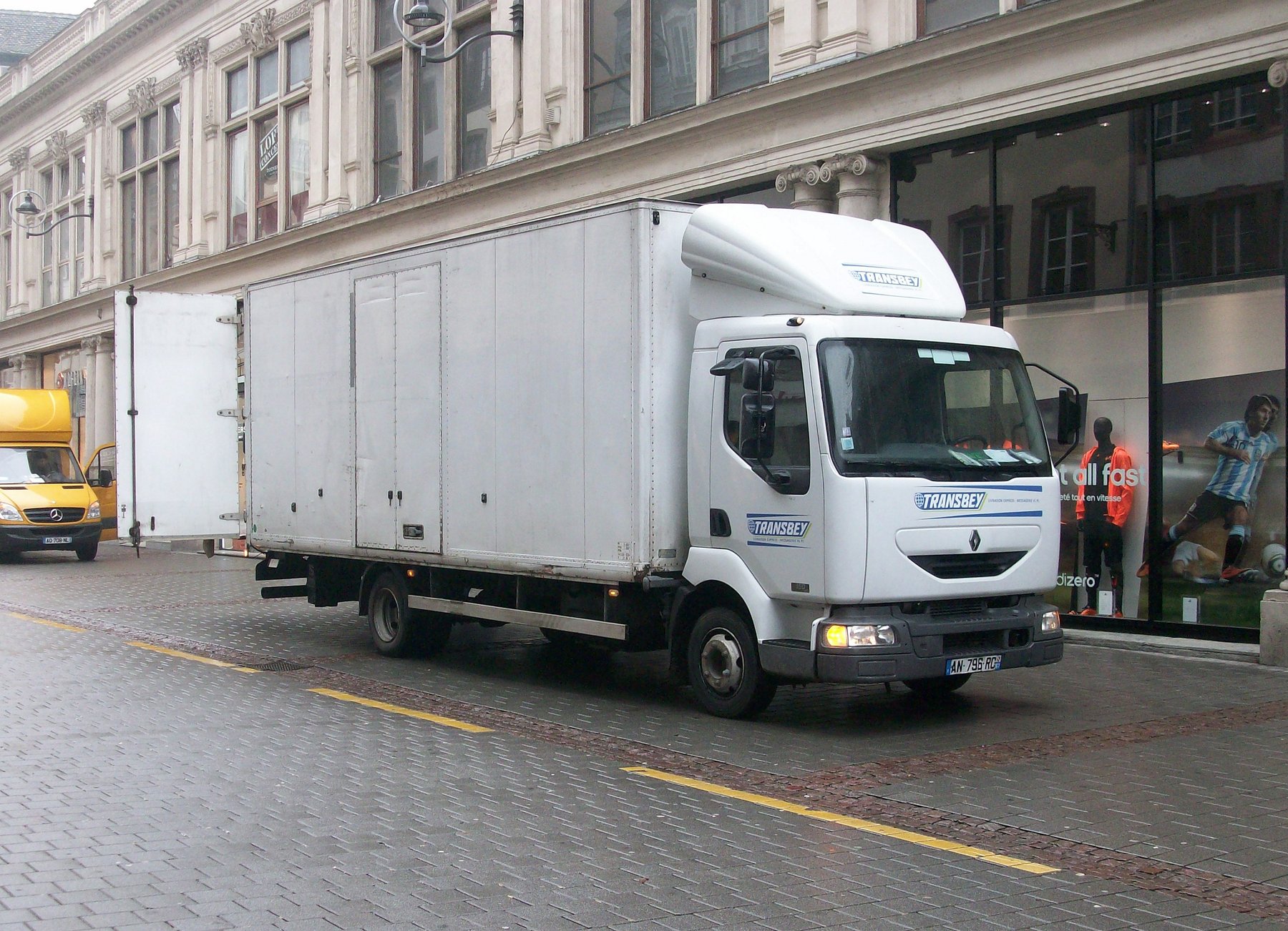 Truck Renault MIDLUM 150-10/B