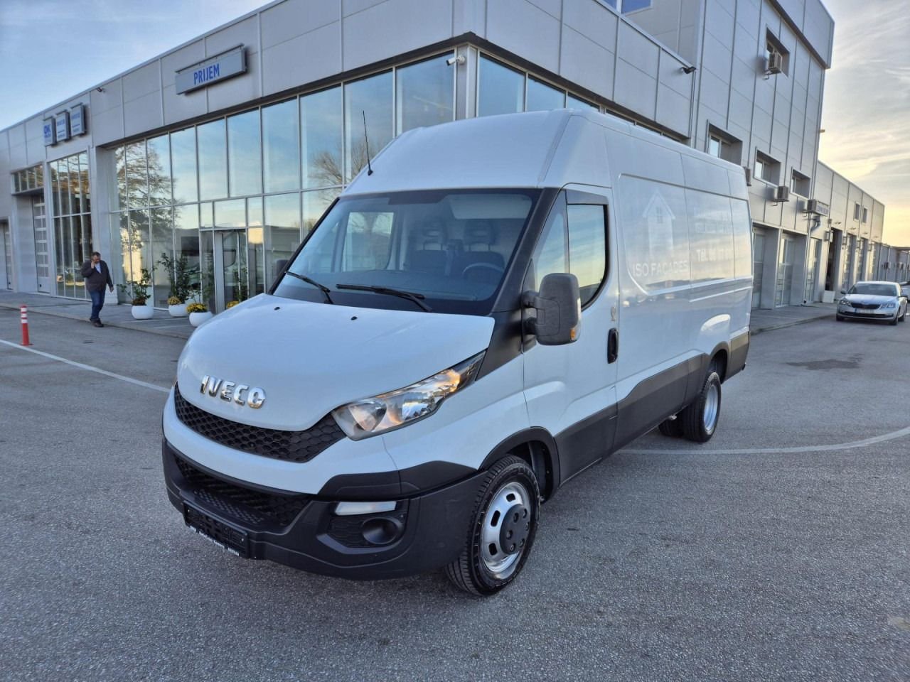 Transporter Iveco IVECO DAILY 35C13