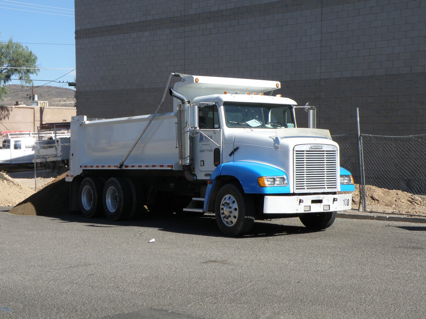 Truck Freightliner FLD 112