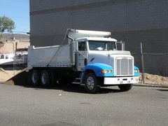 Freightliner FLD 112