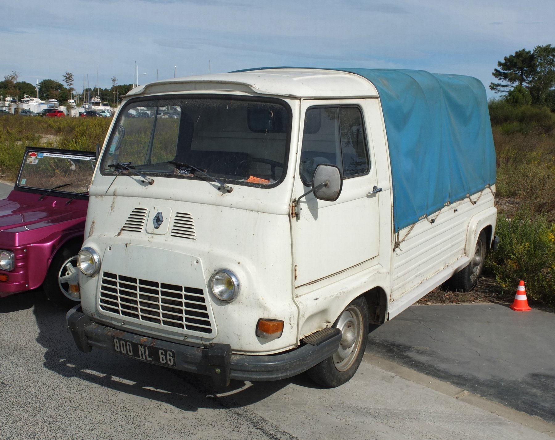 Van Renault ESTAFETTE PICK UP