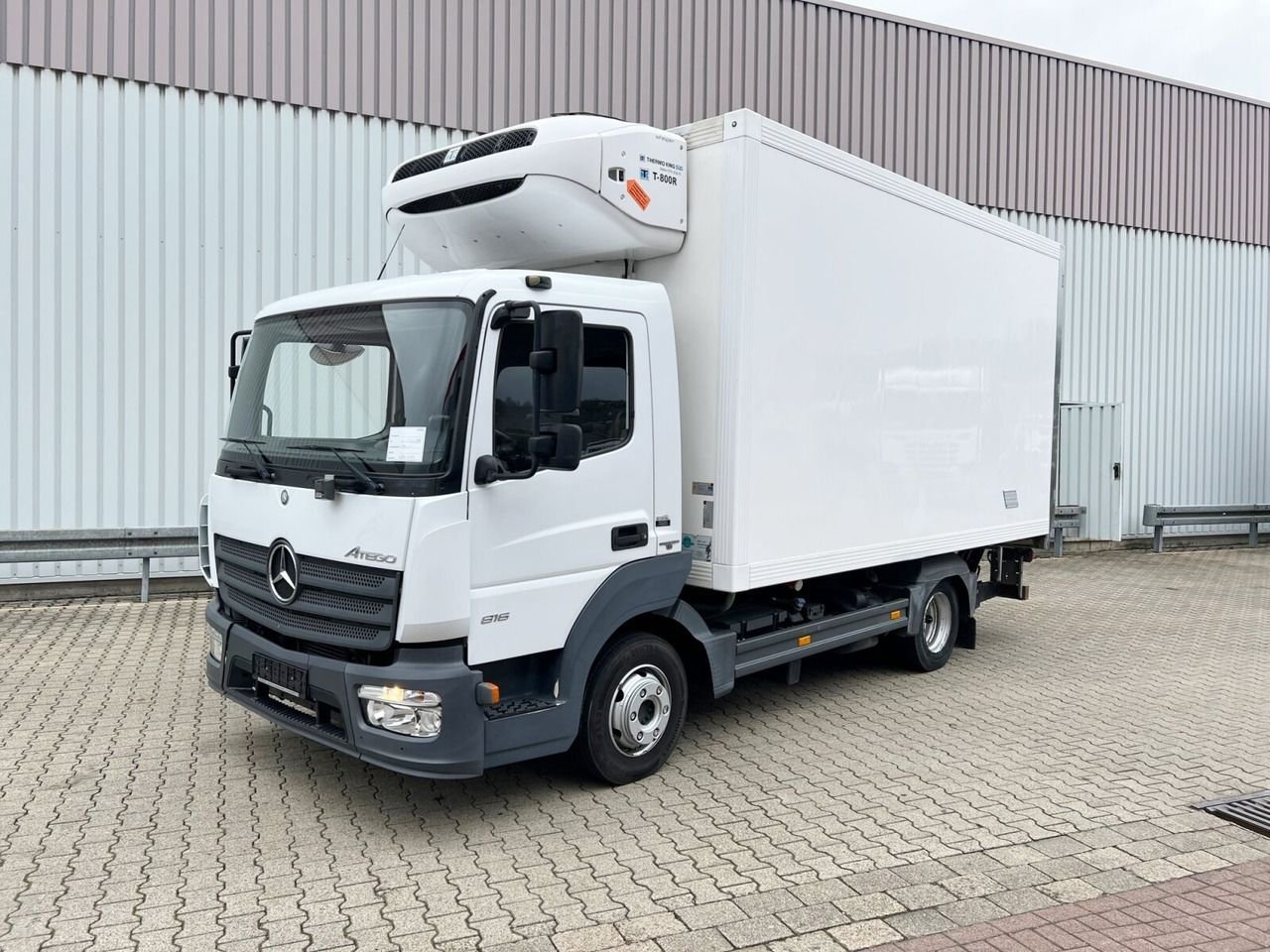 Truck Mercedes Benz 816 4x2