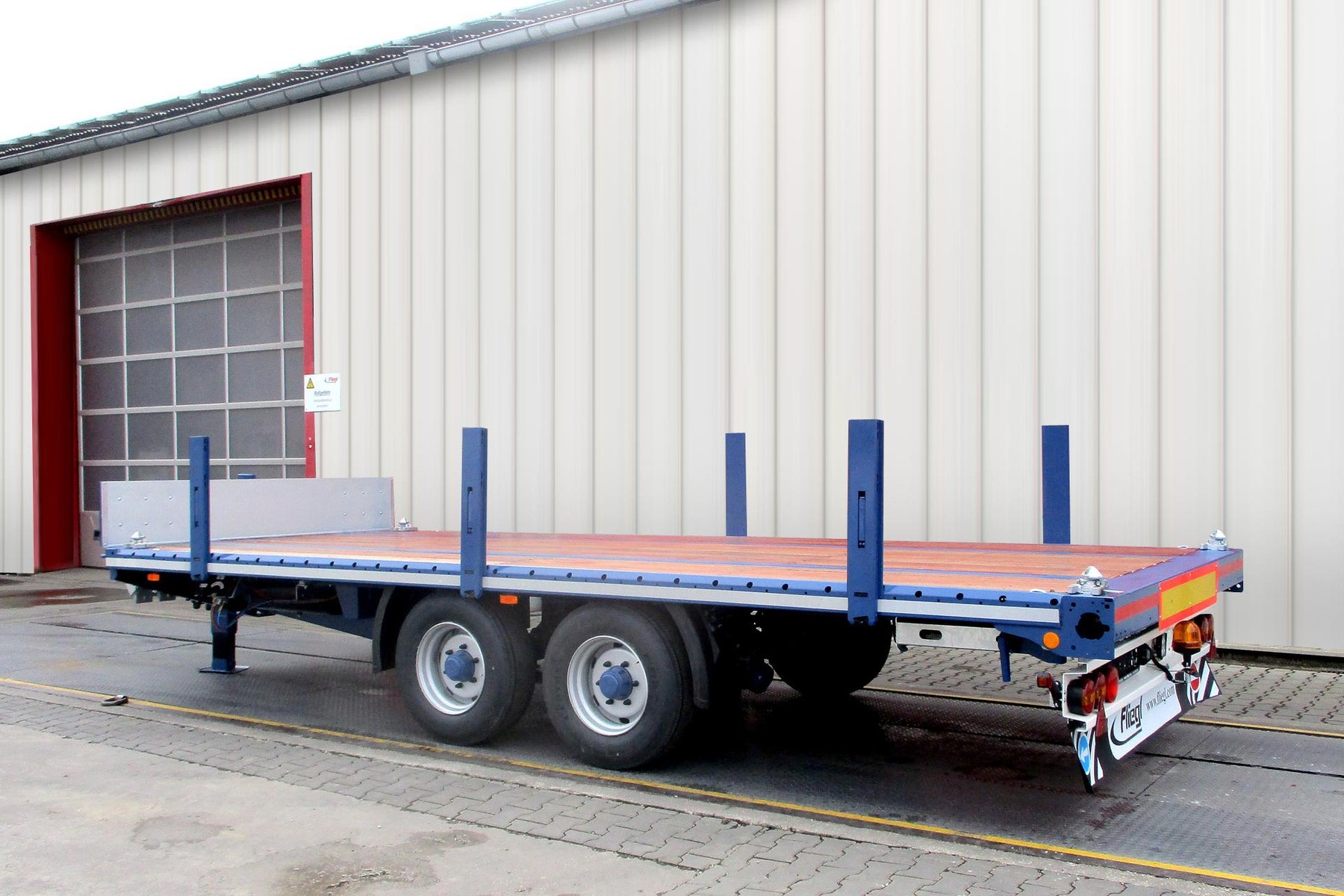 Przyczepki do 750 kg Pe-Tra AM 550/2270