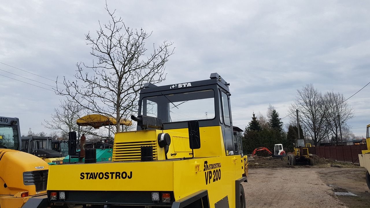 Maschine Stavostroj VV1400D