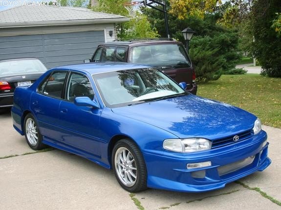 Van Toyota CAMRY 2.2 GLI CUSTOM COM.