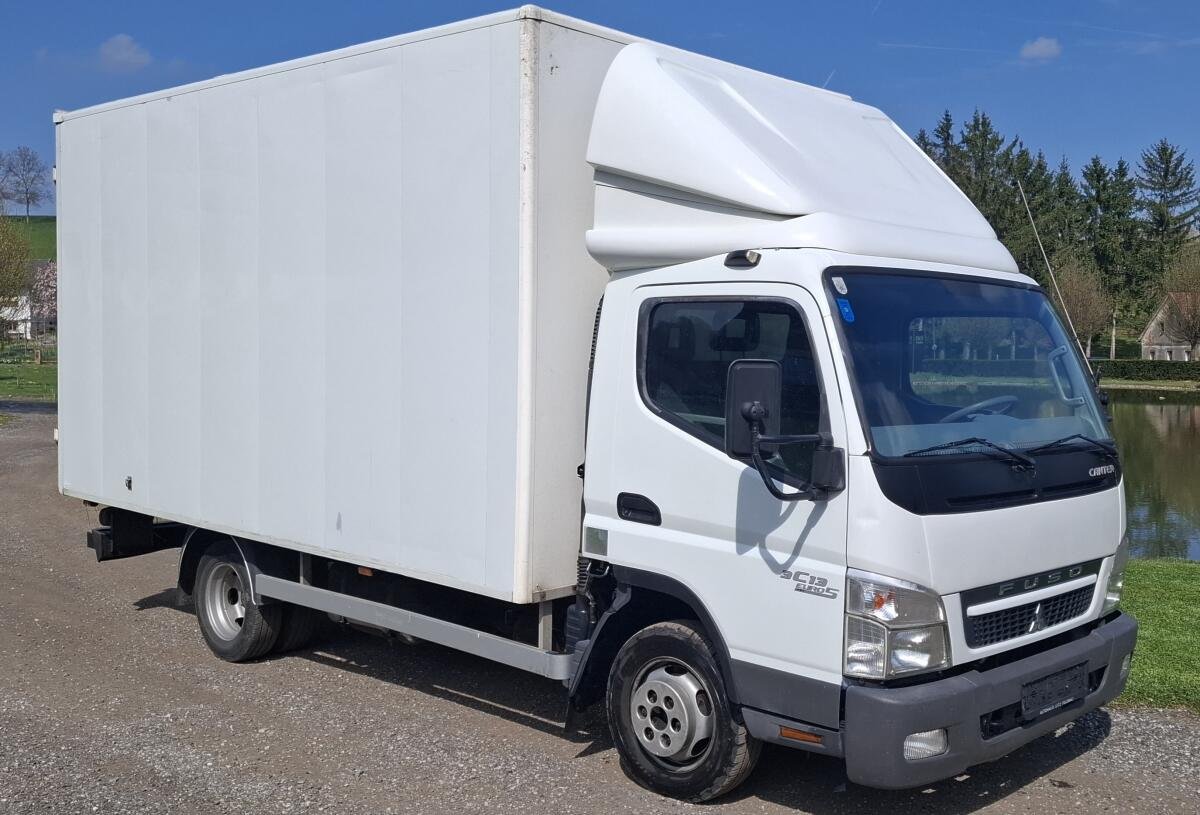 Truck Mitsubishi FE211