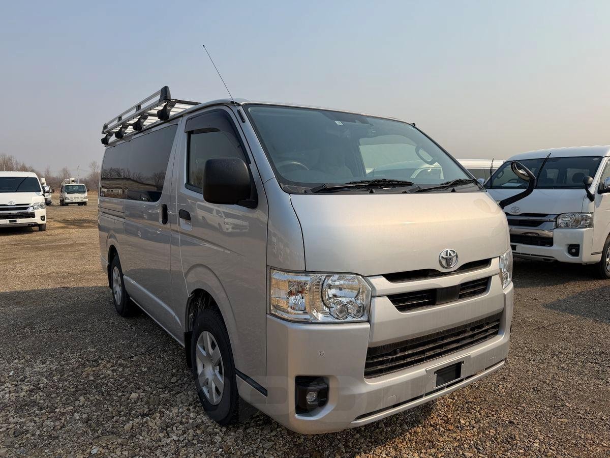 Van Toyota HIACE 2.4TD DUBB. CABINE