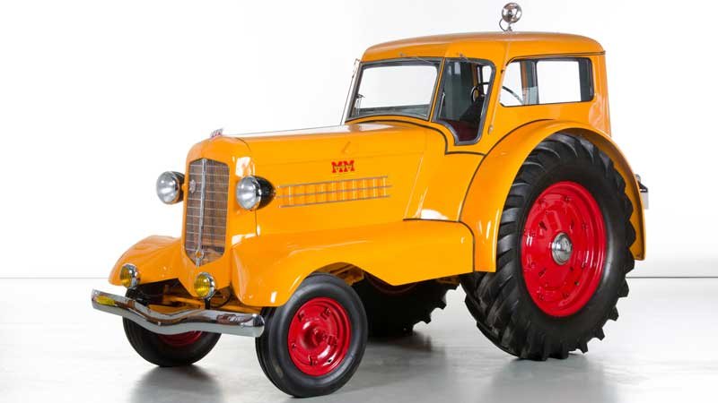 Tractor Minneapolis Moline G-704