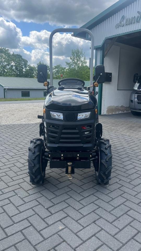Tractor Urus Allrad 25 PS