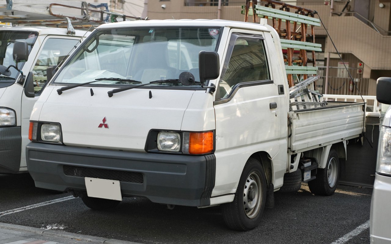 Van Mitsubishi FB631