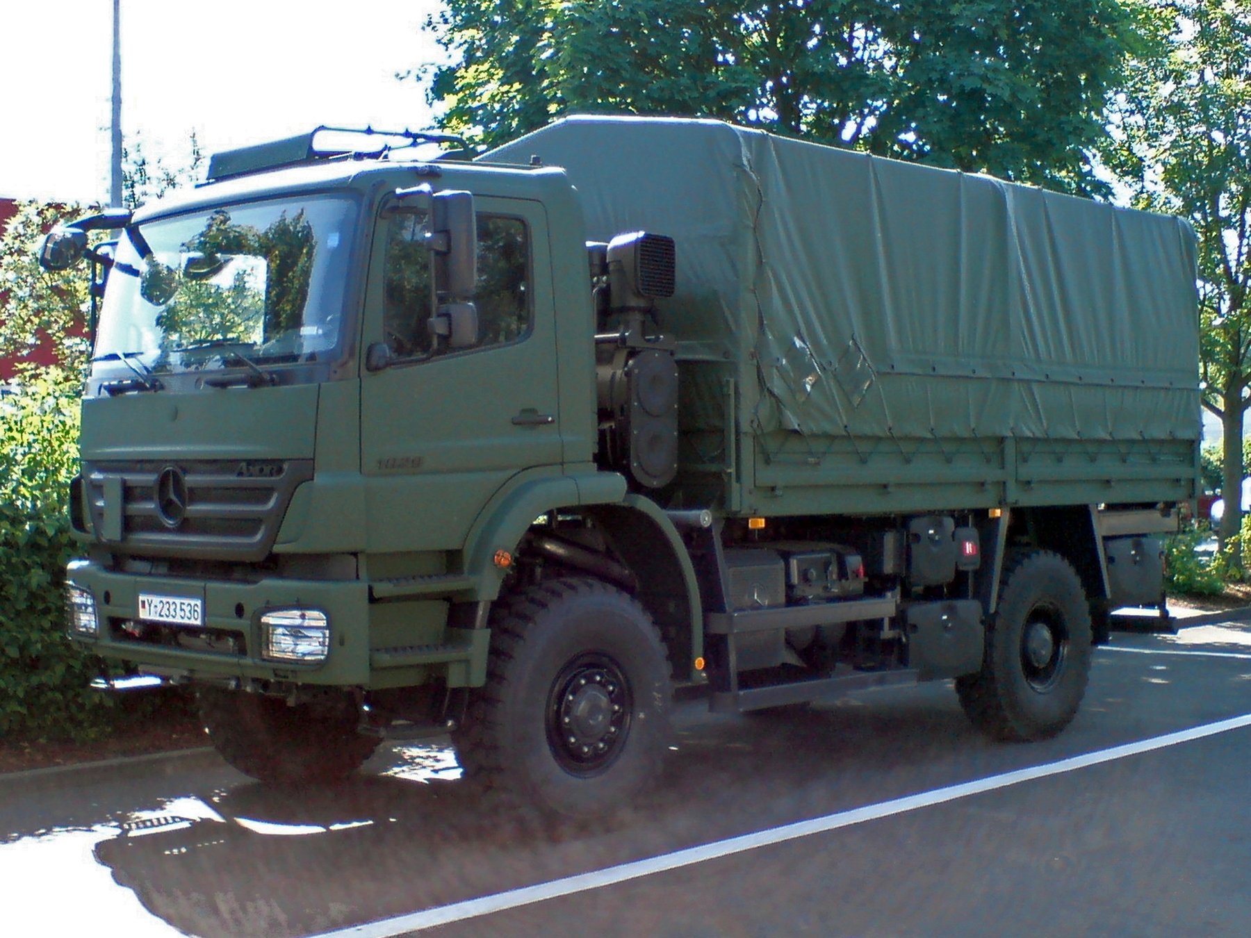 Truck Mercedes Benz Axor 1829 L 4X2