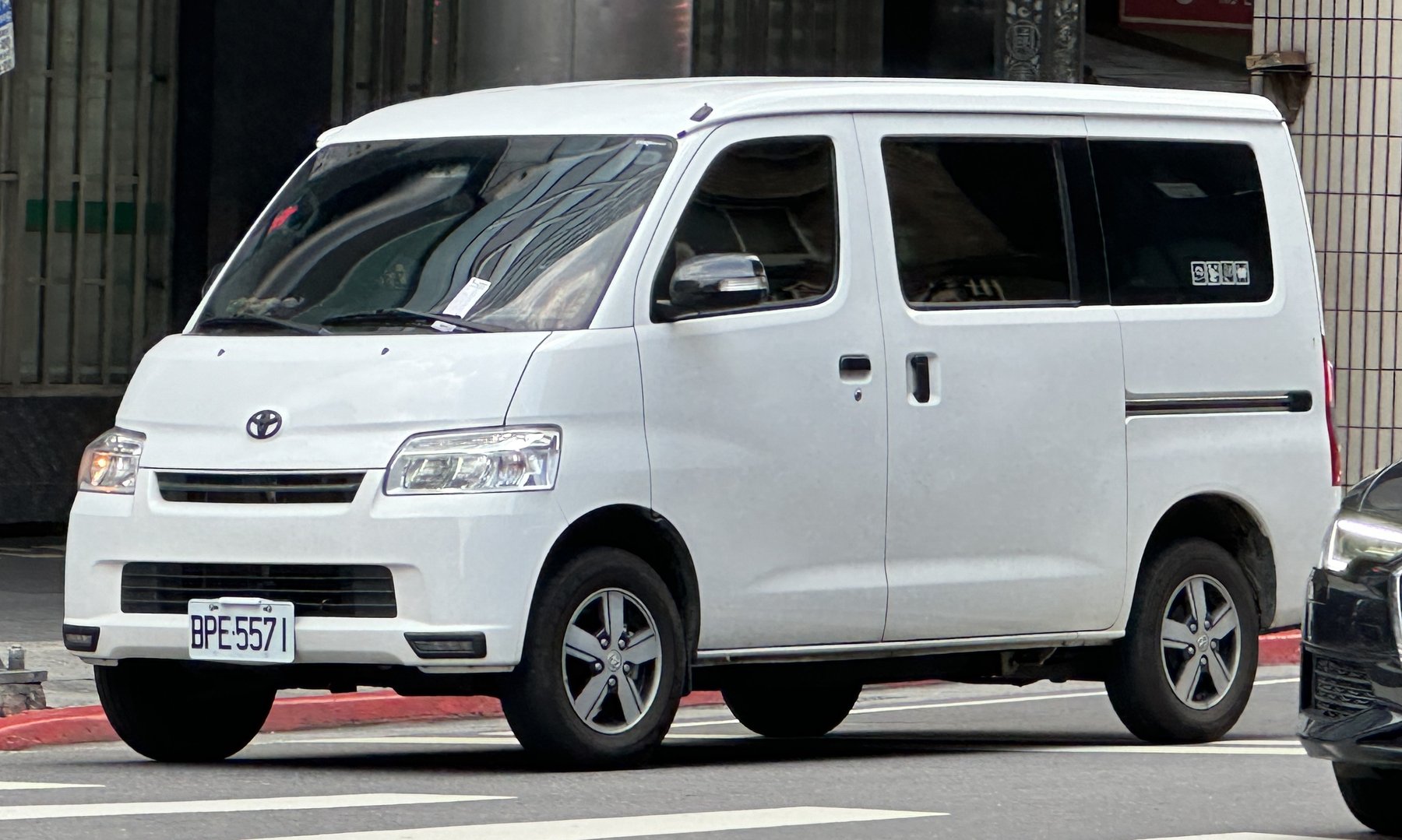 Van Toyota TownAce