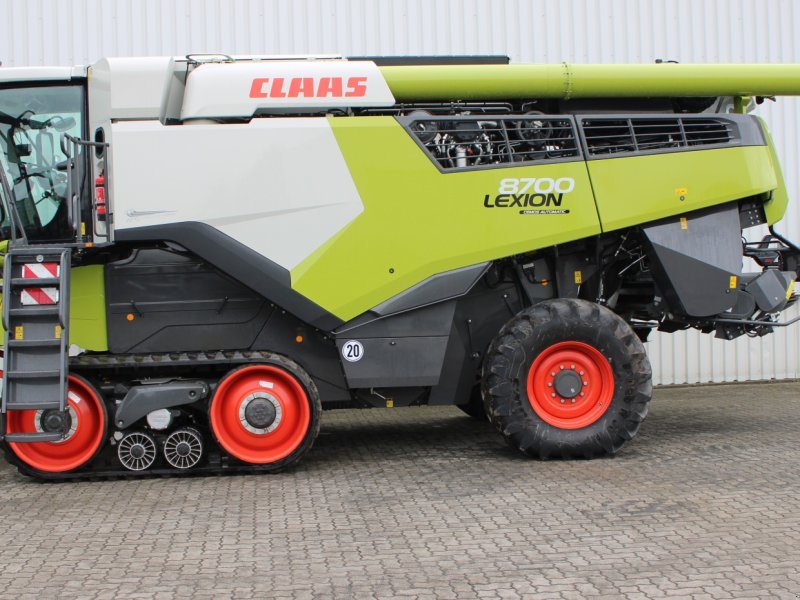 Maszyna żniwna CLAAS Lexion 8700