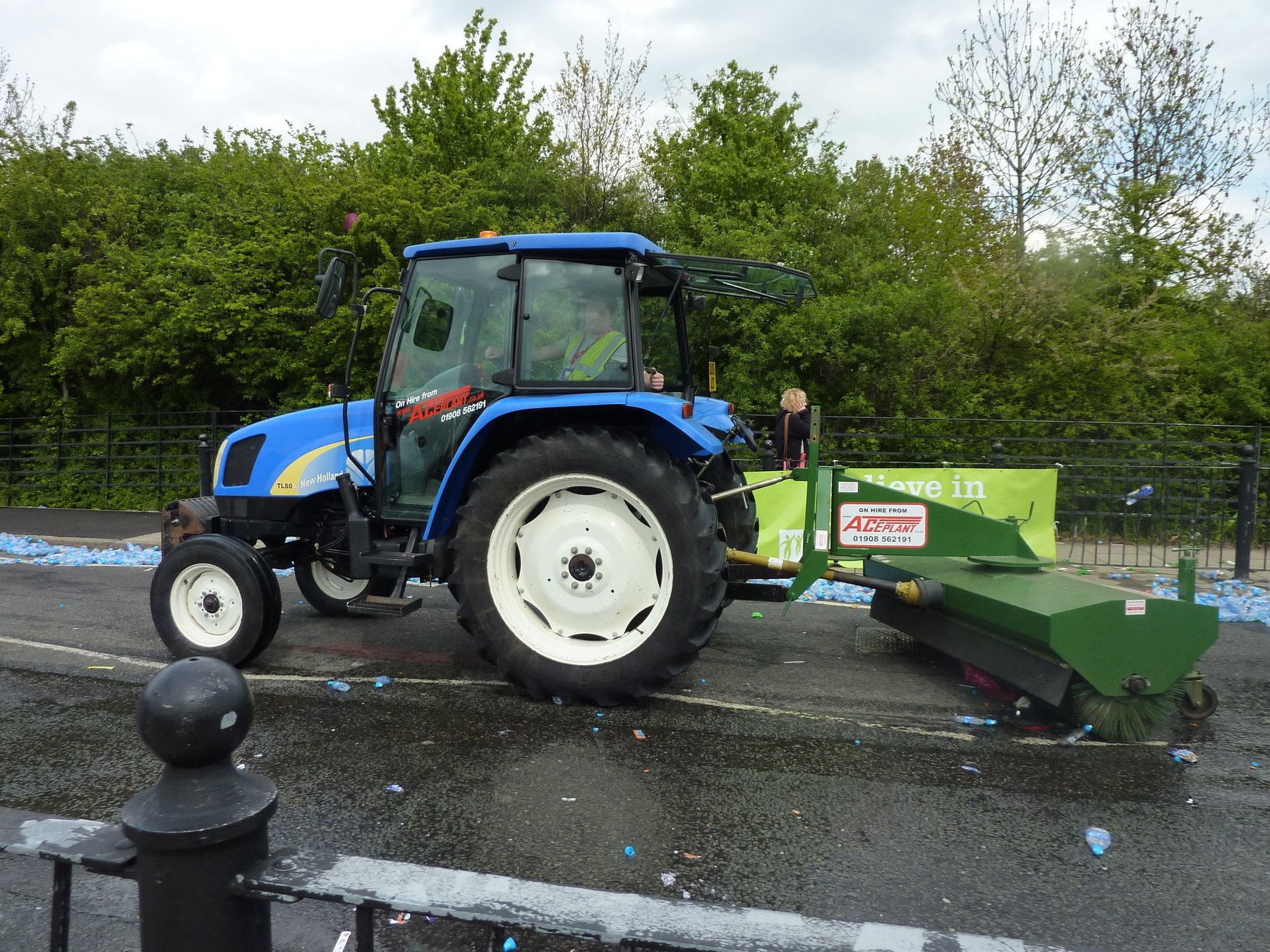 Tractor New Holland TL80