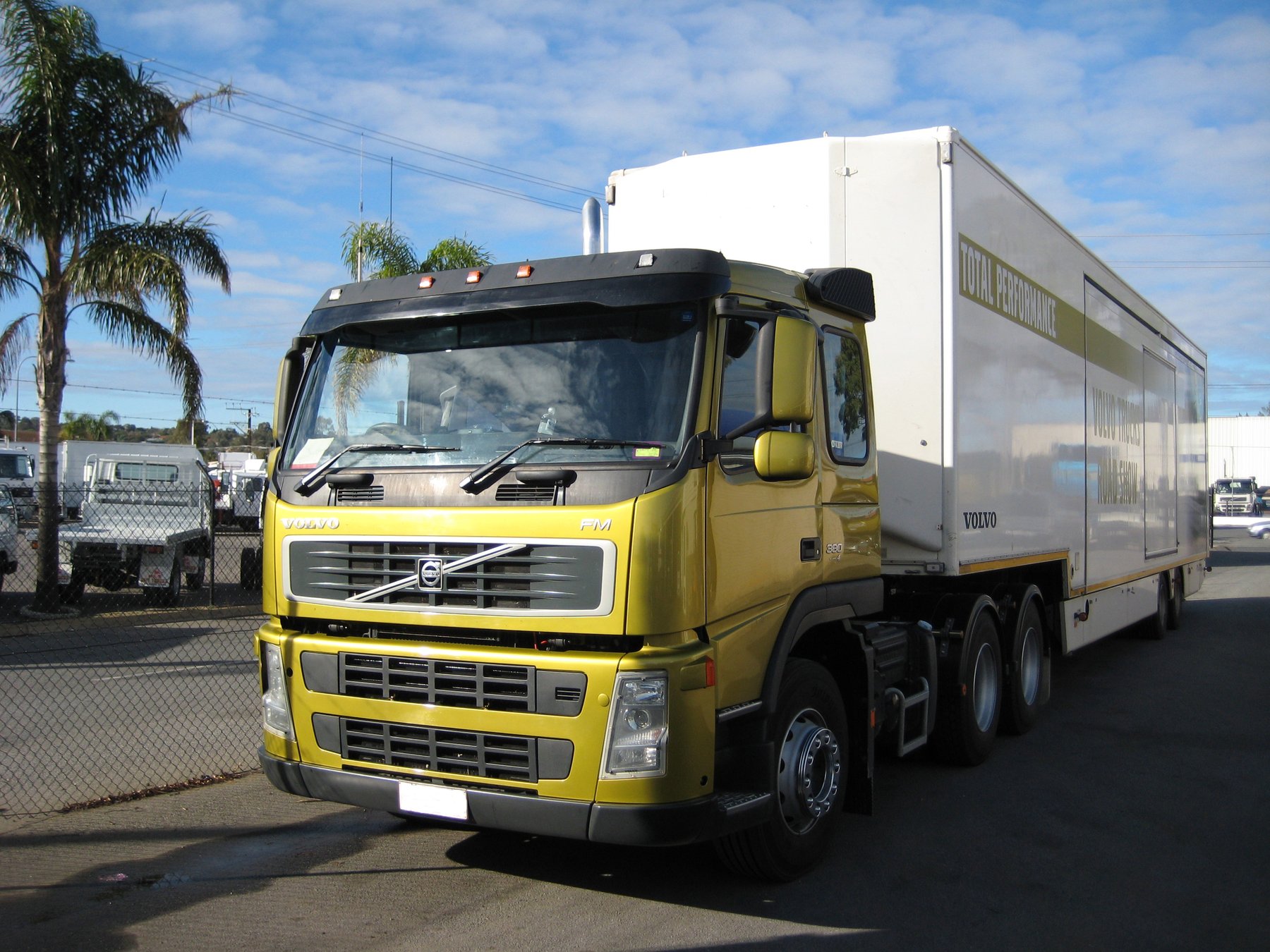 Truck Volvo FM7 6X2