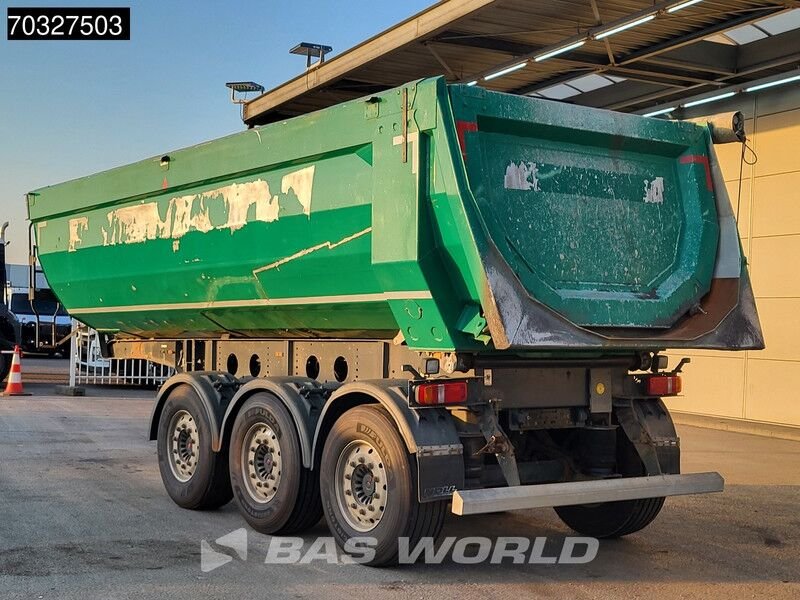 Trailer Renders SKM 32-22 R-S