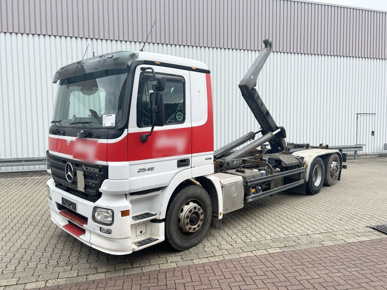 Truck Mercedes Benz 2541L 6X2