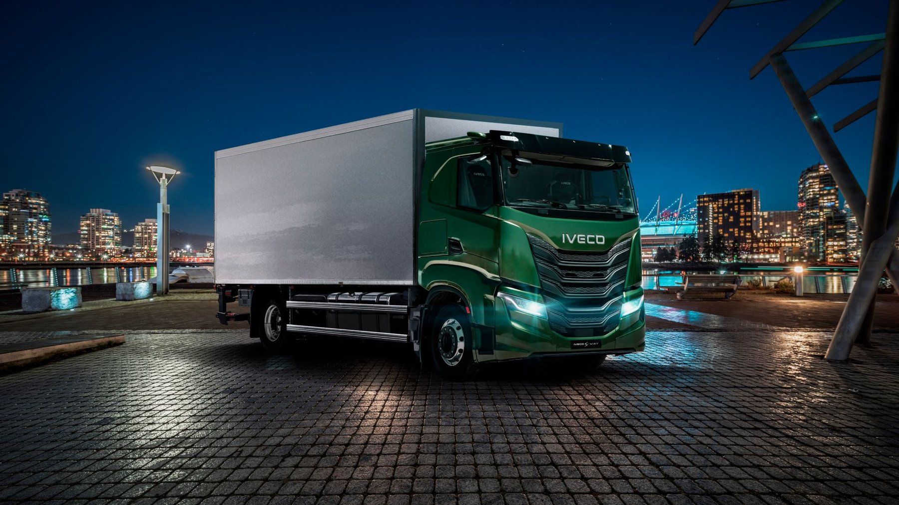 Truck Iveco AS350ZXY/PS