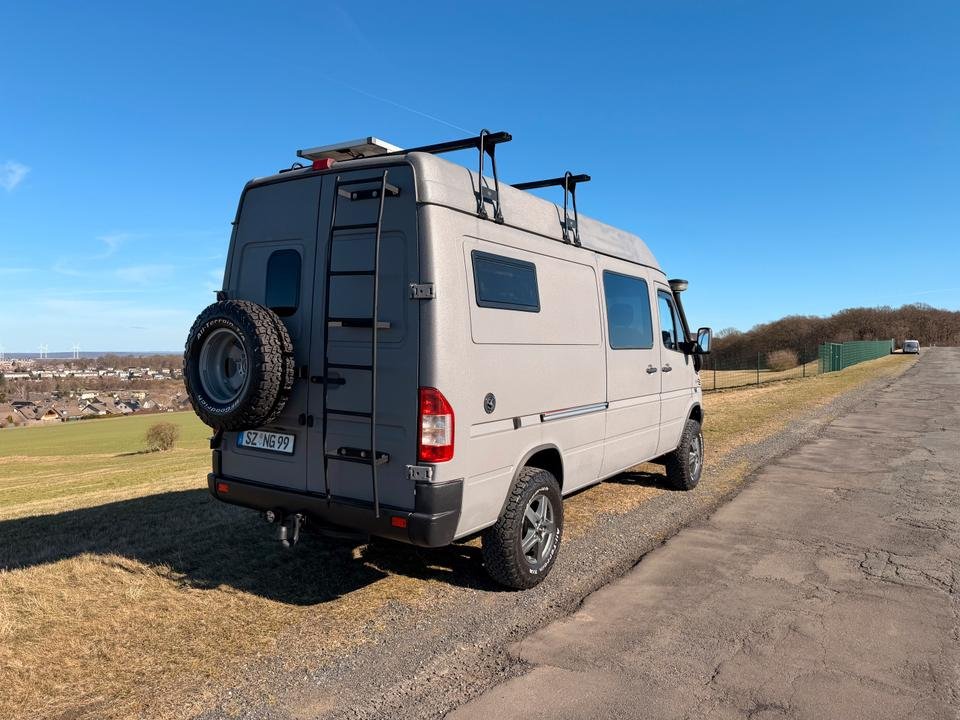Mercedes Benz SPRINTER CB