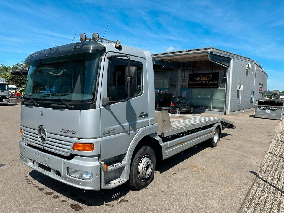 Truck Mercedes Benz ATEGO 823