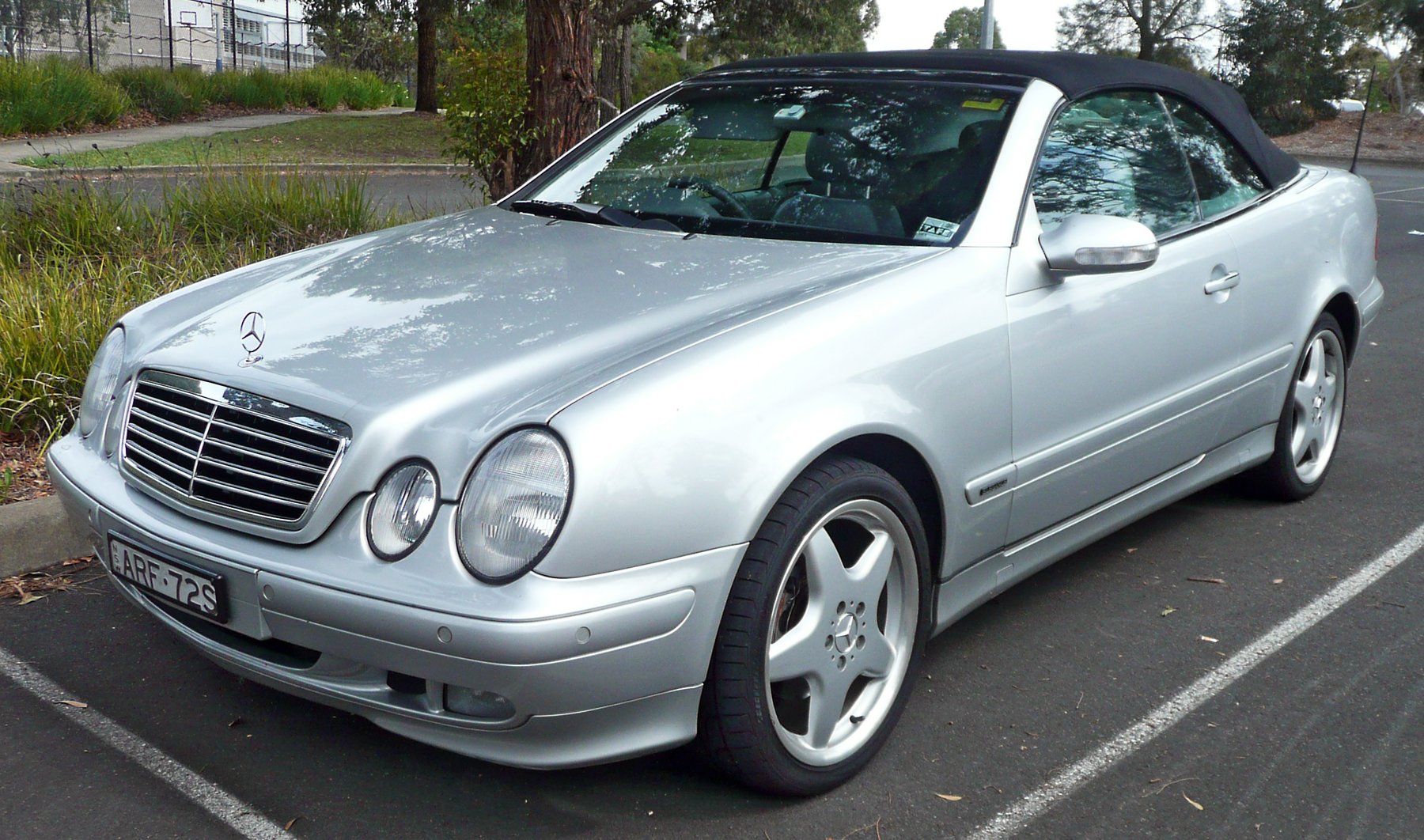 Van Mercedes Benz 208