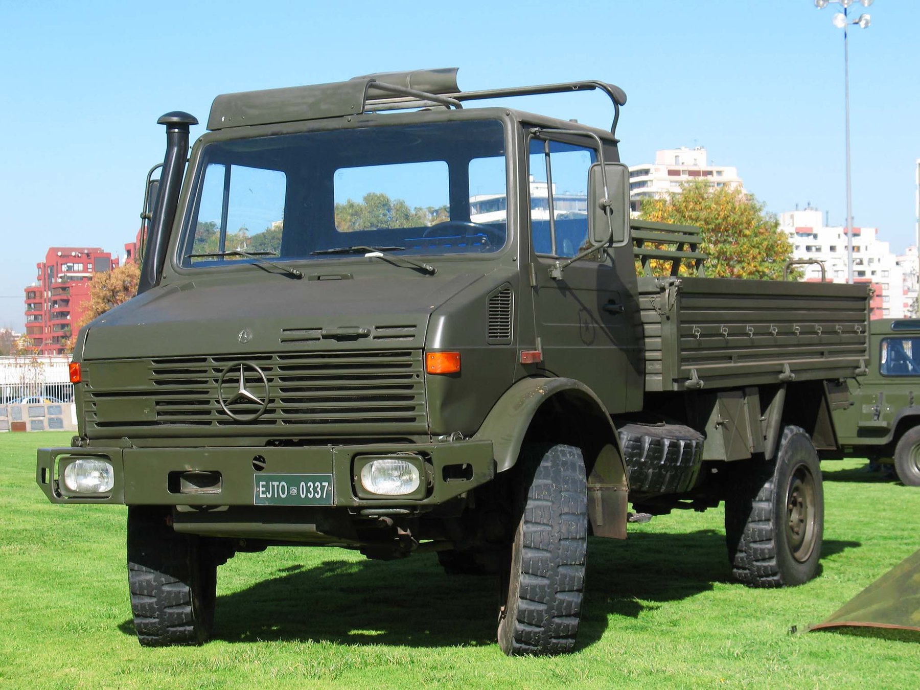 Truck Mercedes Benz UNIMOG 1350L