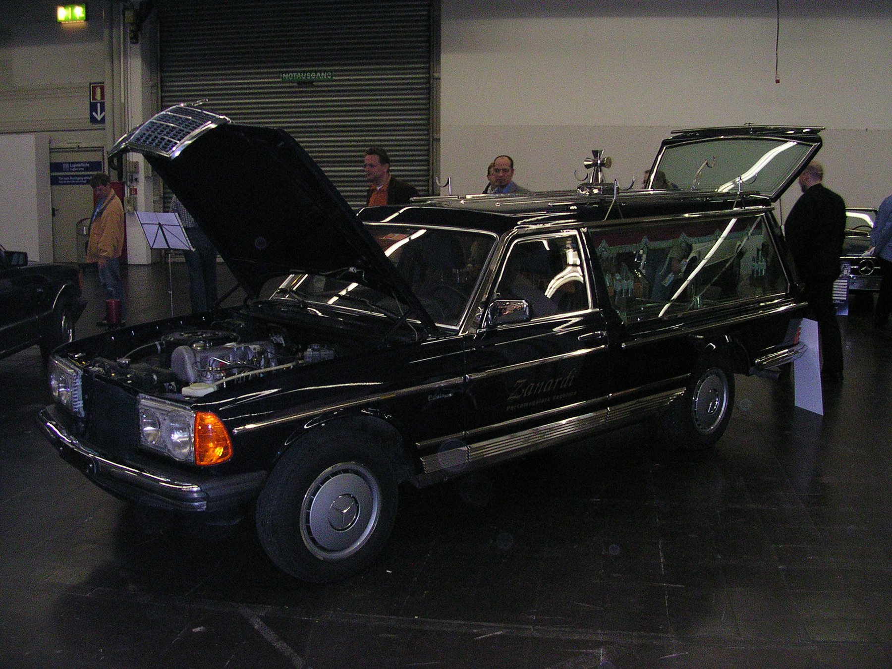 Van Mercedes Benz 240 D LANG AMB