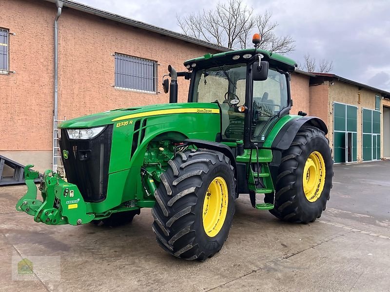John Deere 8335R
