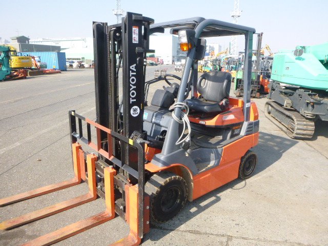 Gabelstapler Toyota 7FB25