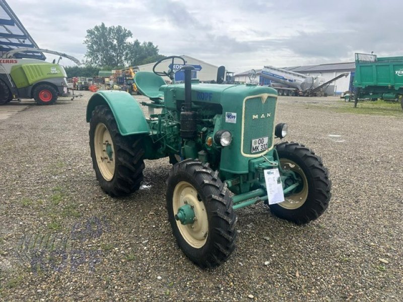 Traktor MAN 4S3 Allrad